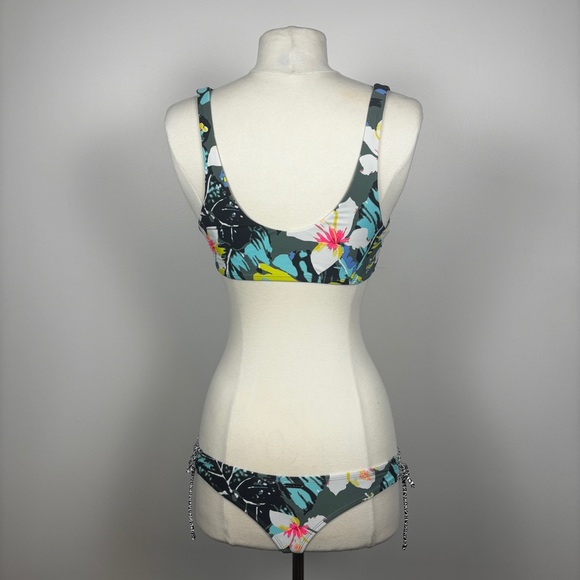 Topical Adjustable Bikini Thong Set - Picture 3 of 6